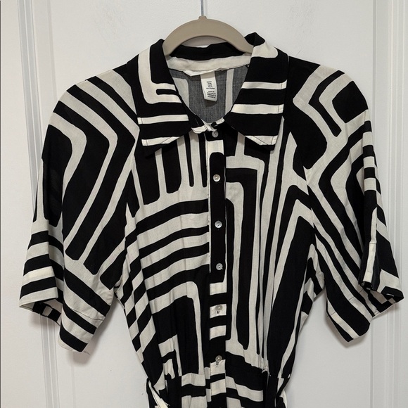 H&M Women’s Black Patterned Tie Belt Midi Shirt Dress size Medium - Picture 3 of 7